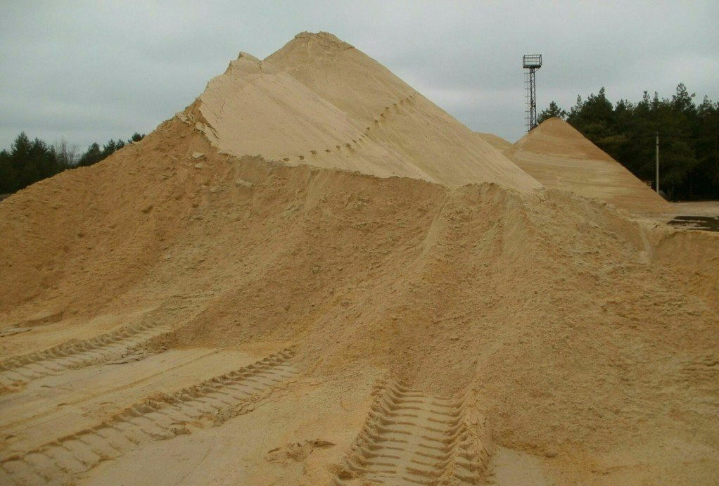 Песок крупный м.кр. 2.0-2.3 с доставкой в Томске